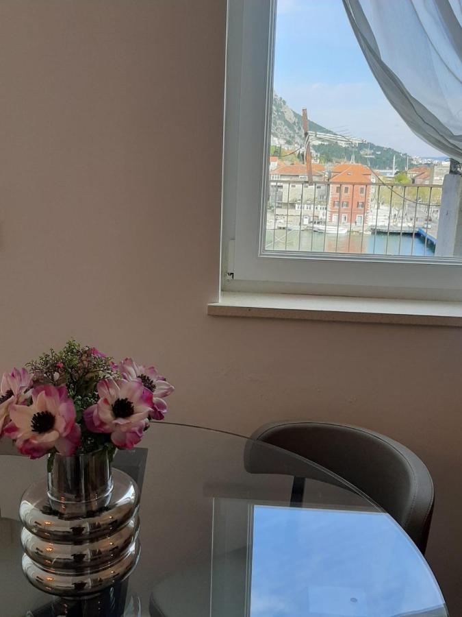 Penthouse Maremonte Apartment Omis Bagian luar foto