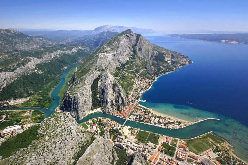Penthouse Maremonte Apartment Omis Bagian luar foto